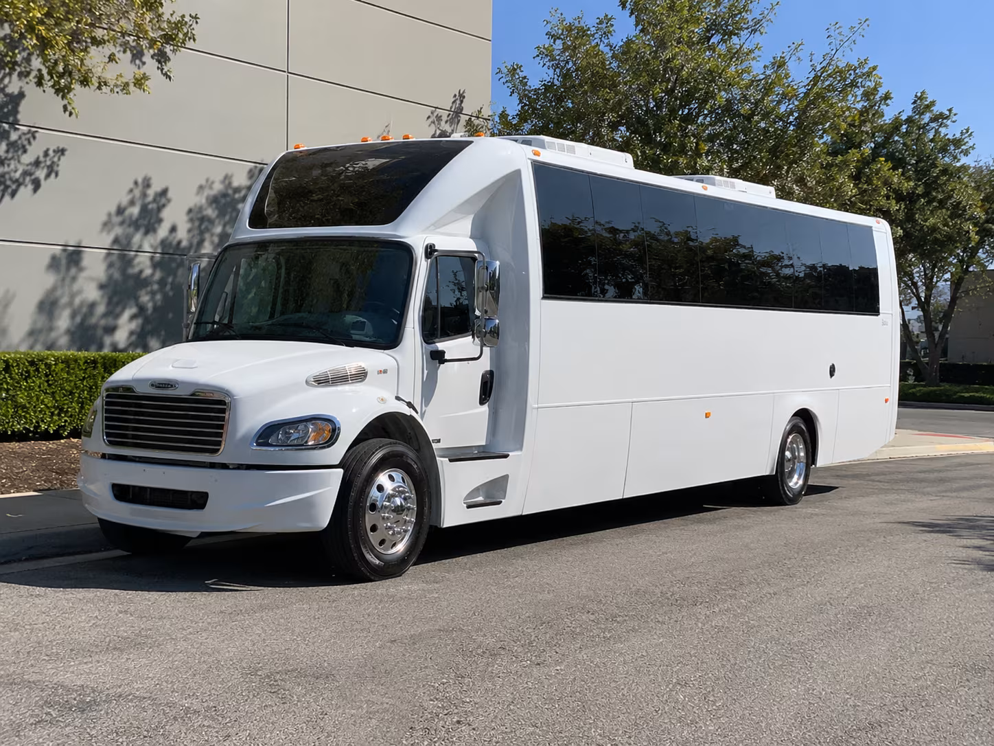 Nashville Birthday, Sweet 16, & Quinceañera Transportation party bus exterior