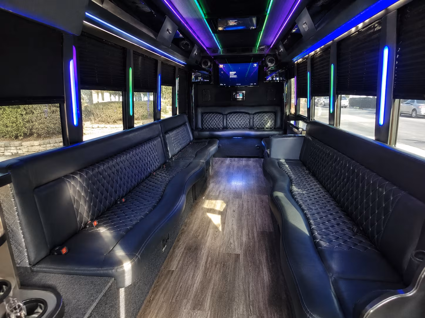 Nashville Winery Tour & Pub Crawl Transportation party bus exterior