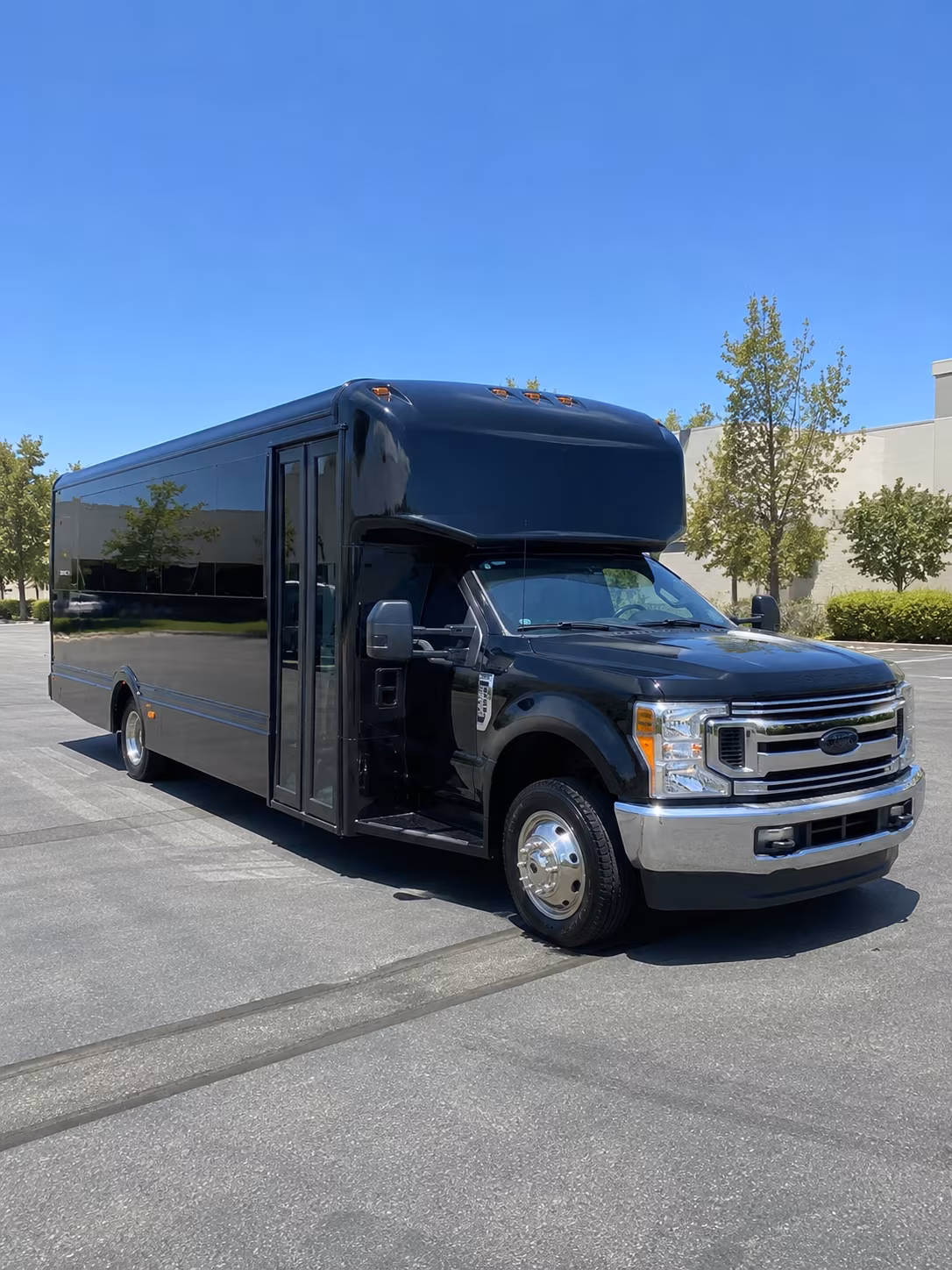 Nashville Winery Tour & Pub Crawl Transportation party bus exterior