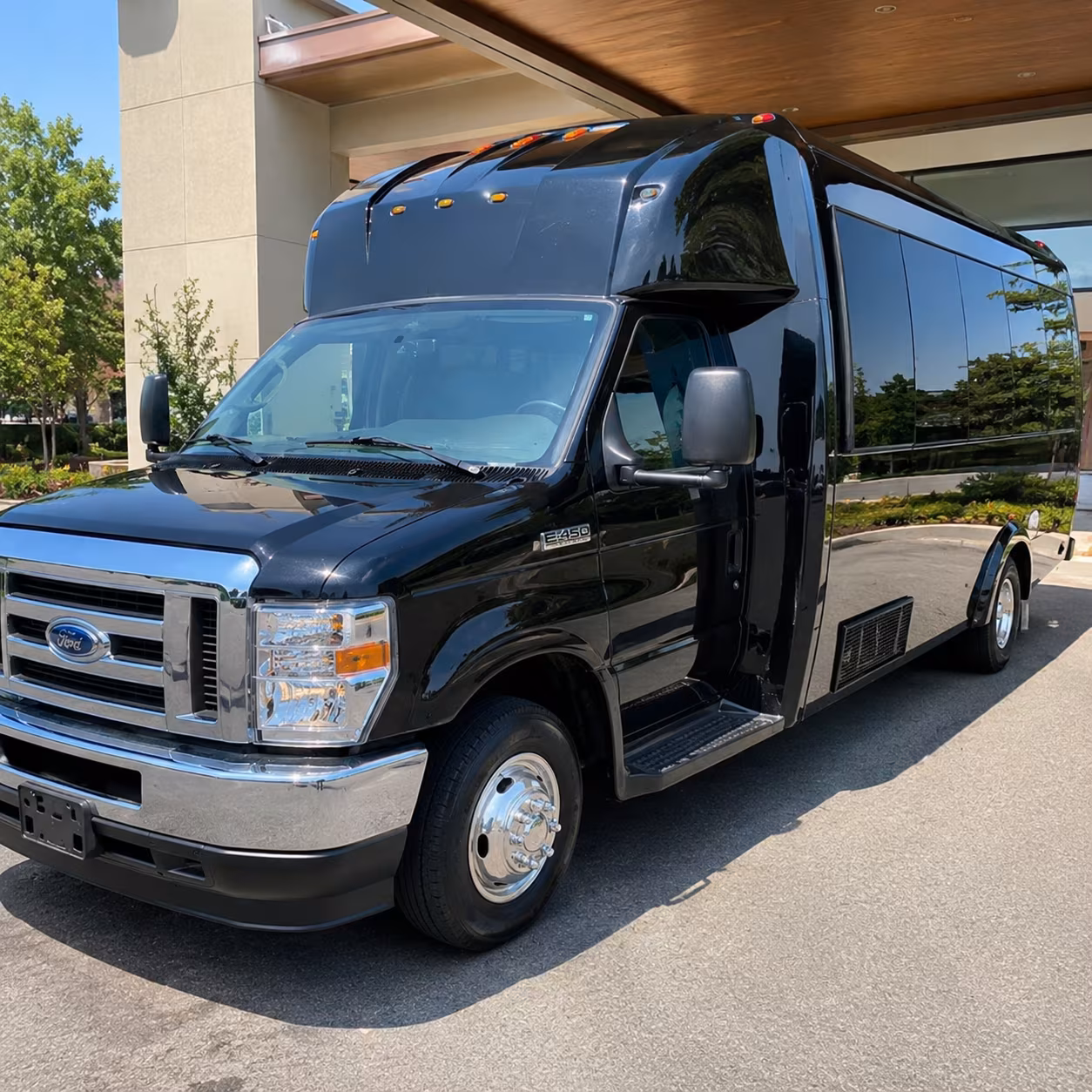 Nashville Winery Tour & Pub Crawl Transportation group transportation